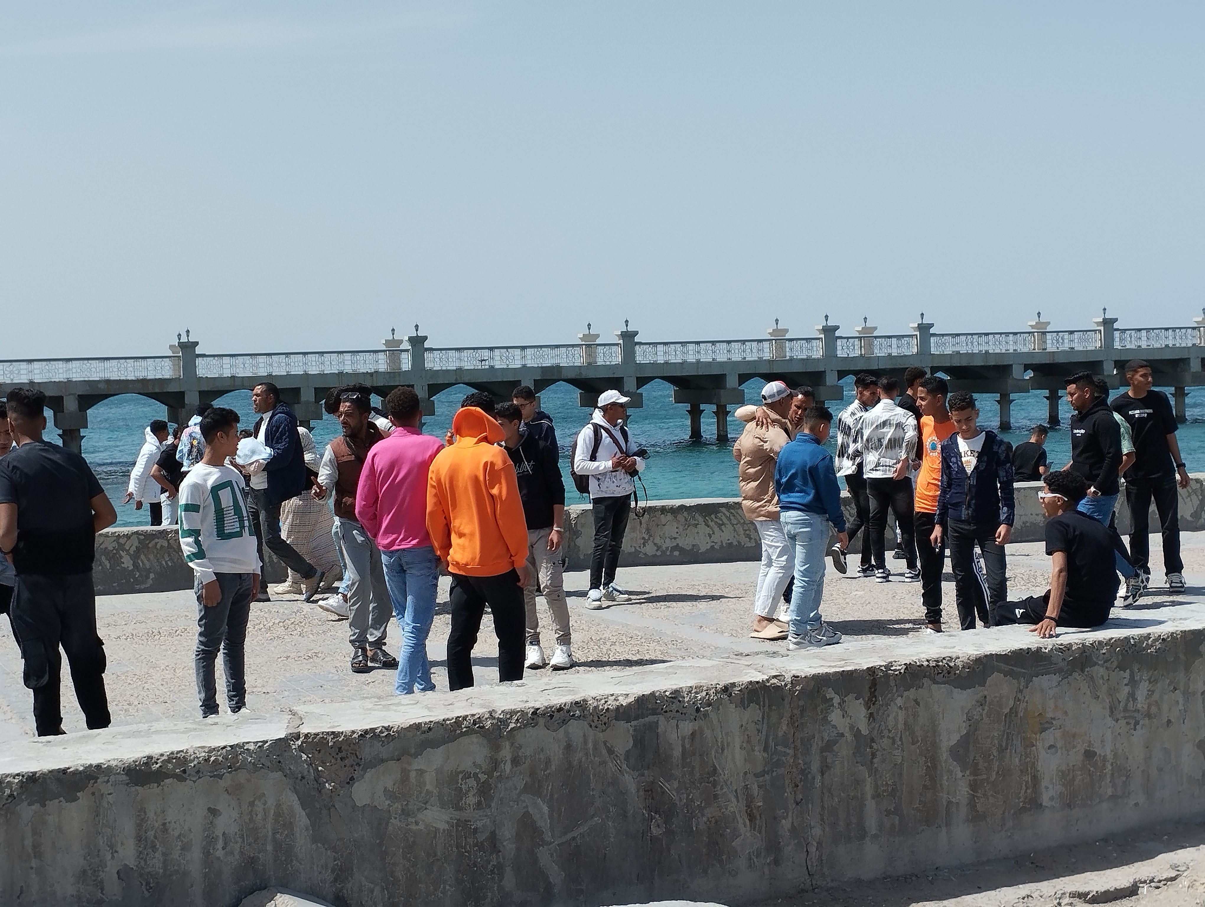 توافد علي لسان قلعة قايتباي اول ايام العيد في الإسكندرية