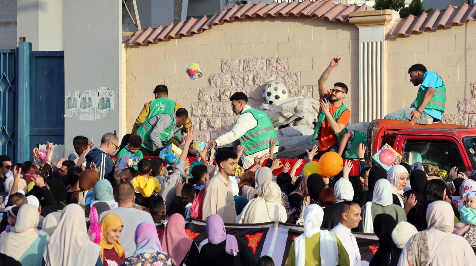 صلاة عيد الفطر المبارك بساحة ستاد الإسماعيلية (1)