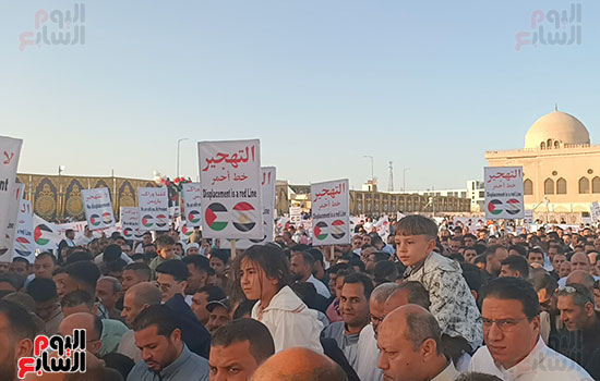 الآلاف-من-أهالى-المنوفية-ينظمون-وقفة-إحتجاجية-لدعم-القضية-الفلسطينية-ورفض-التهجير--(3)