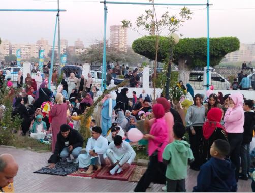 توافد الآلاف علي مسجد ناصر ببنها لأداء صلاة عيد