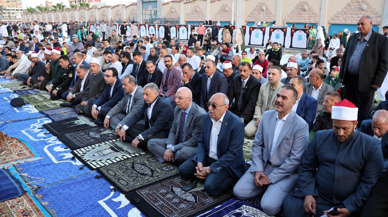 صلاة عيد الفطر المبارك بساحة ستاد الإسماعيلية (3)