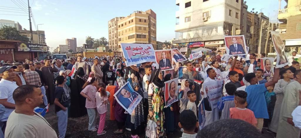 لافتات فى ضهرك ياريس لافتات فى ضهرك ياريس