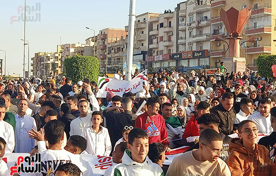 الآلاف-من-أبناء-بنى-سويف--يرفضون-تهجير-الفلسطينيين-ويرفعون-الإعلام-الفلسطينية-(5)