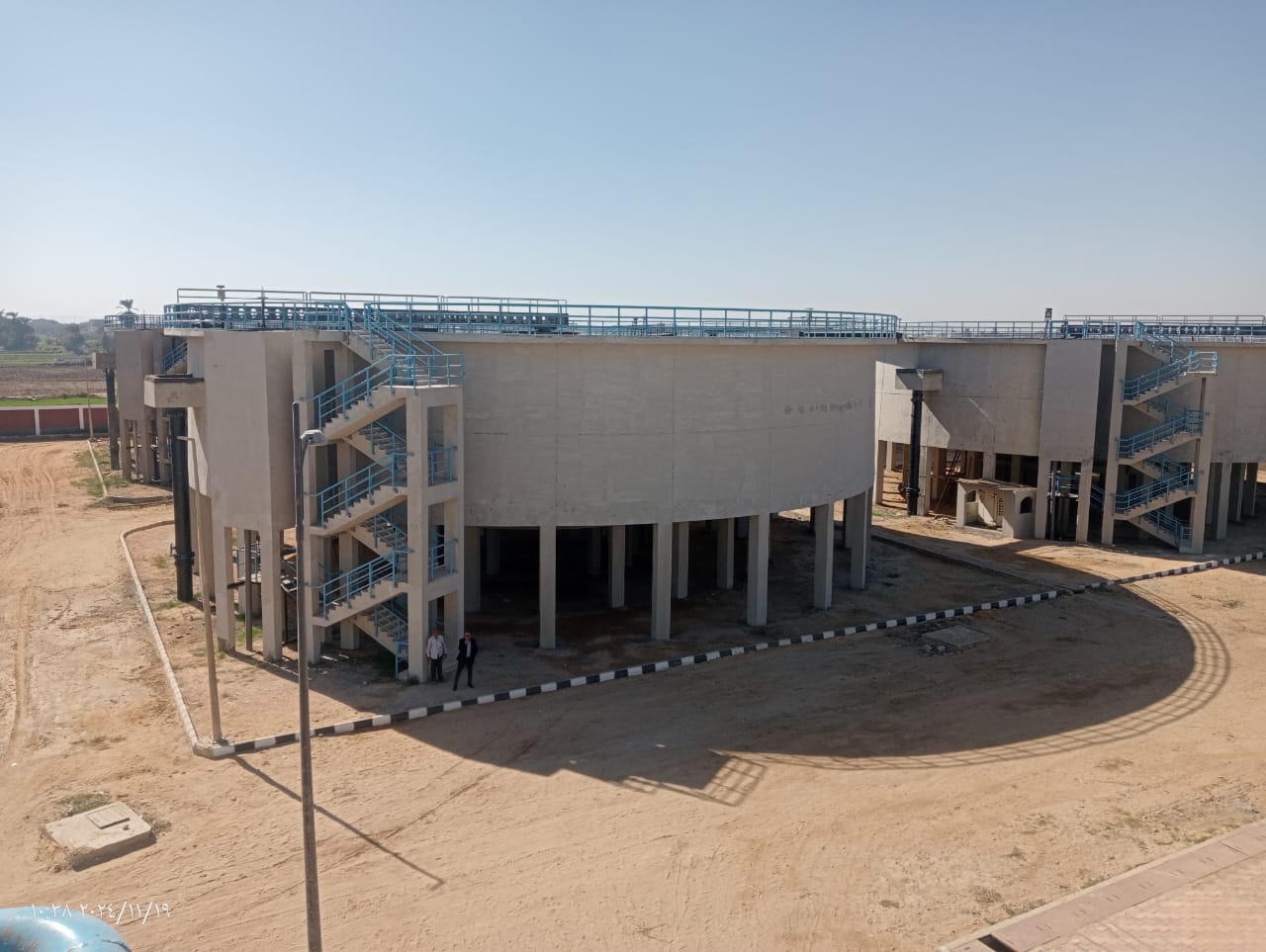 أحواض عملاقة بالمحطة أحواض عملاقة بالمحطة