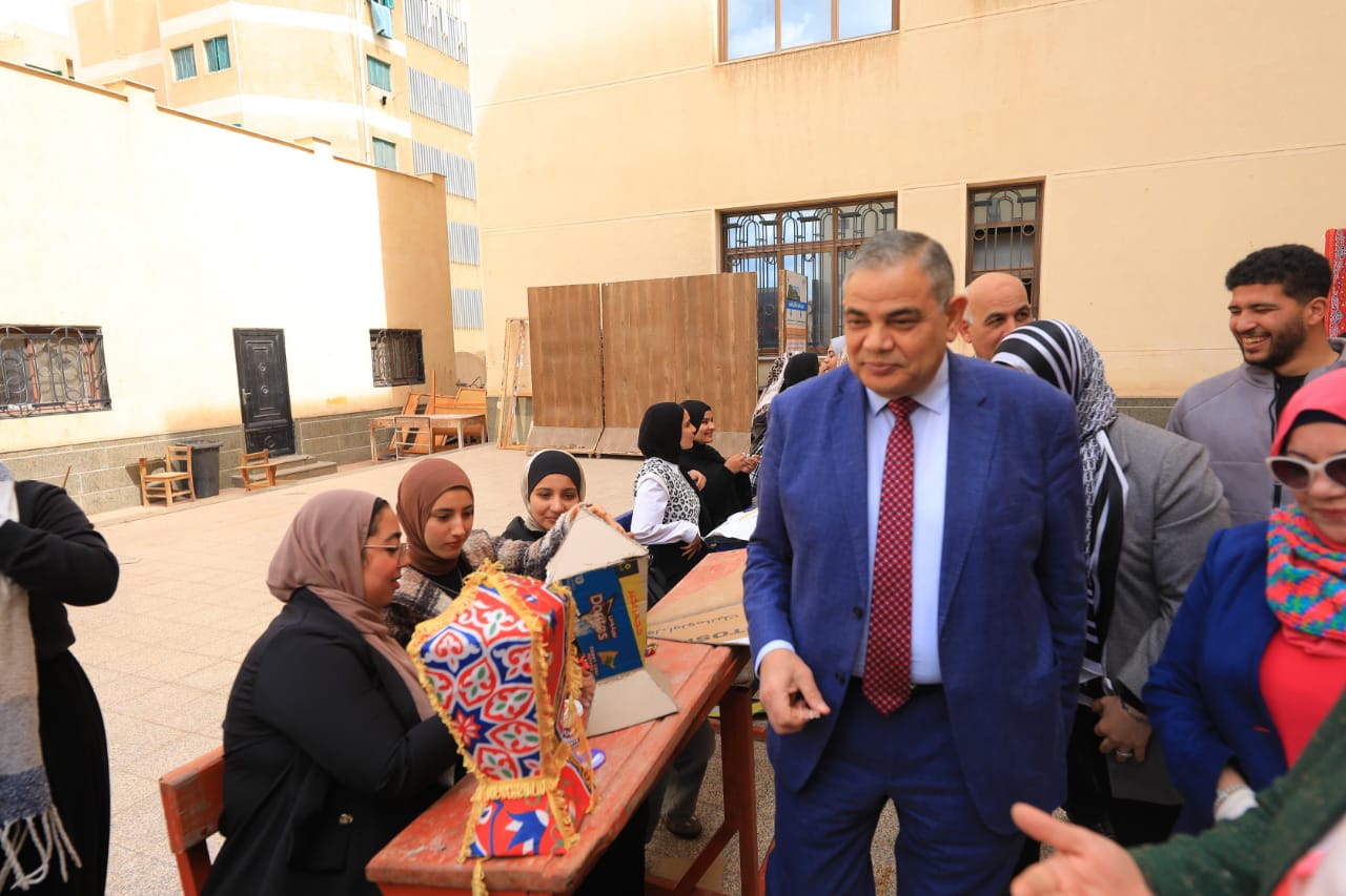 جانب من تفقد ورشة صناعة الفوانيس