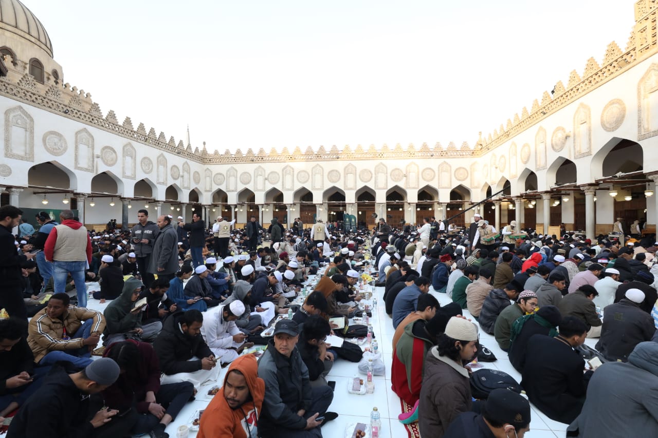 الإفطار الجماعي في مسجد الأزيار الإفطار الجماعي في مسجد الأزيار
