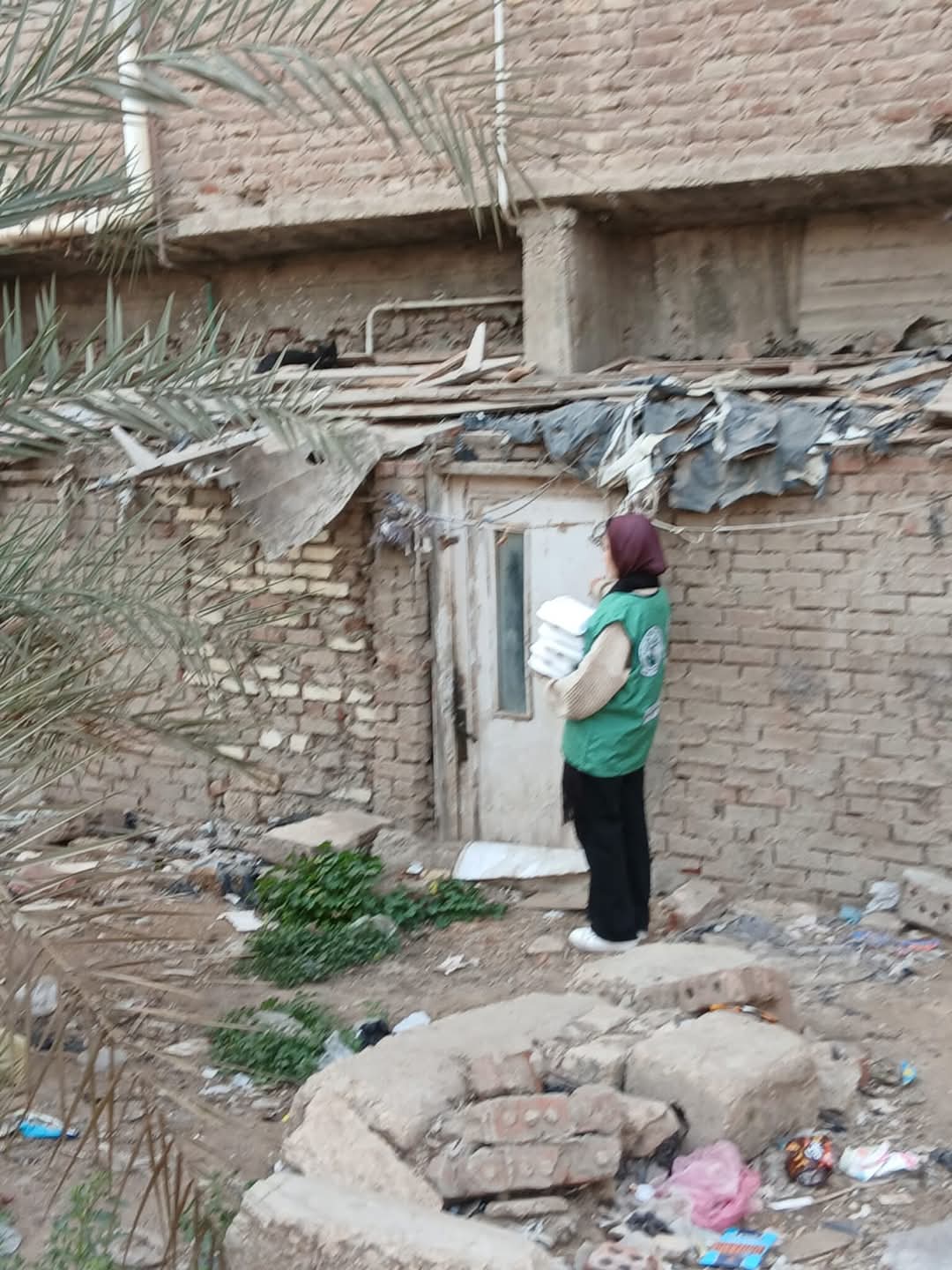 مؤسسة نبيل الكاتب توزع الوجبات  (3)