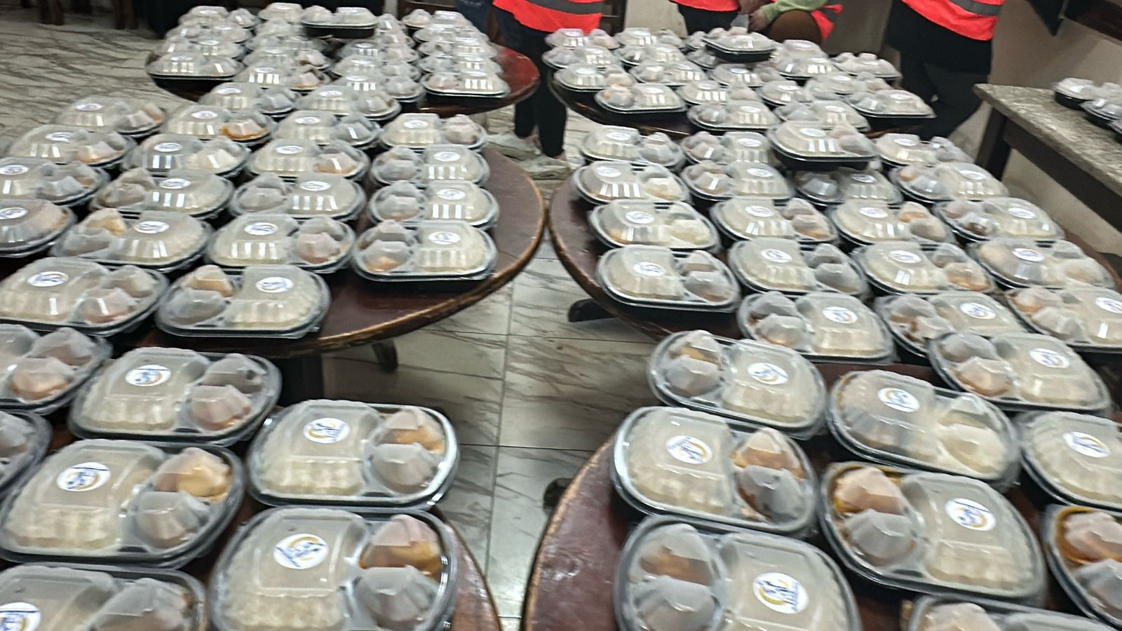 عدد من وجبات المطبخ