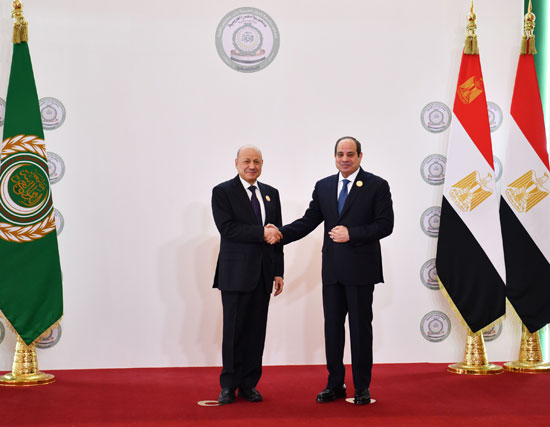 الرئيس السيسي ورئيس مجلس القيادة اليمني