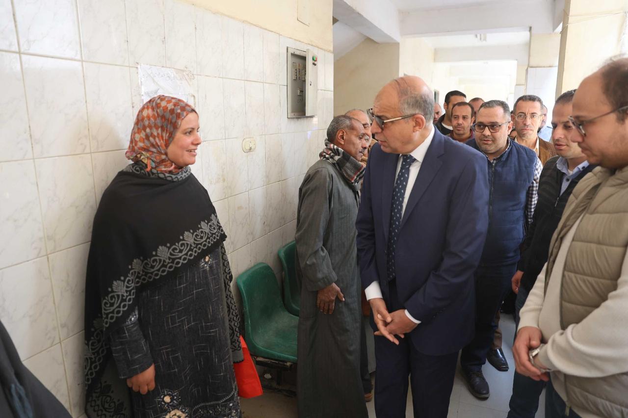 جزء من زيارة وفحص الحاكم (16)