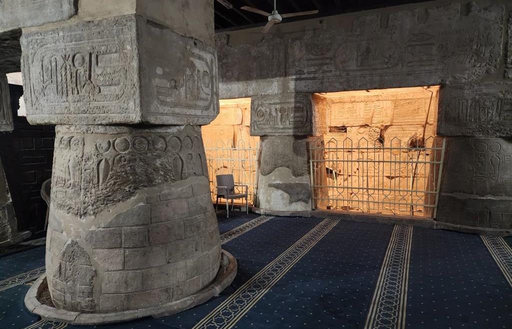 المسجد بنى على نسق المساجد الفاطمية القديمة