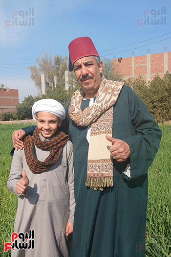 احمد-الشبكى-مع-والده-المطرب-الشعبى