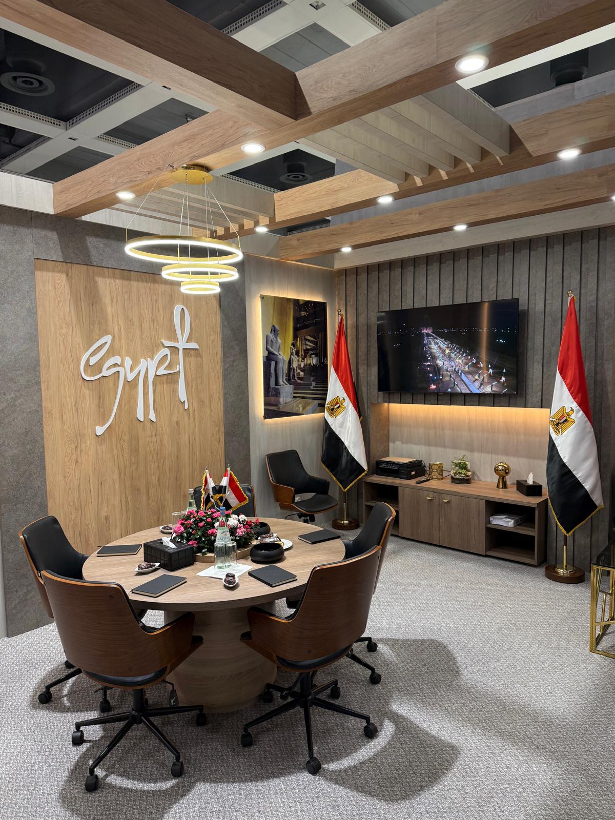 f7851ad7-31b0-43e4-8091-de914d0e4326