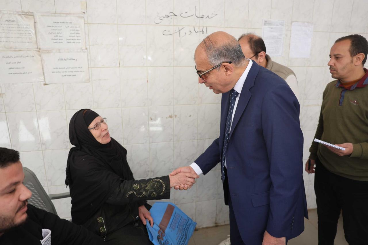 جزء من زيارة وفحص الحاكم (12)
