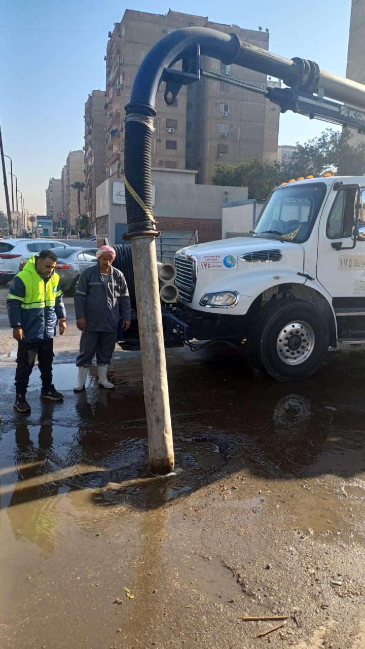 جانب من معدات شفط المياة جانب من معدات شفط المياة