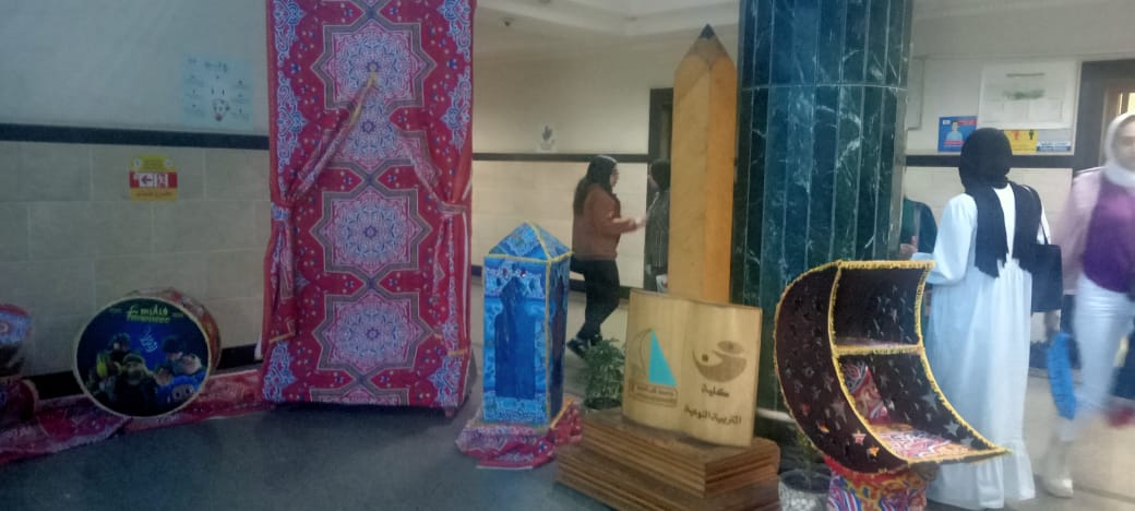 جانب من مجسمات تعبر عن شهر رمضان