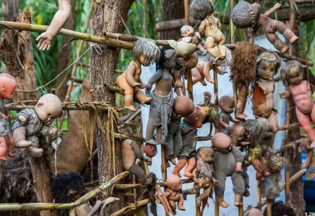 جزيرة الدمى جزيرة الدمى