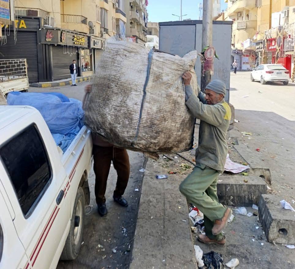 مدينة الأقصر تقود حملات مكثفة ضد نباشين القمامة