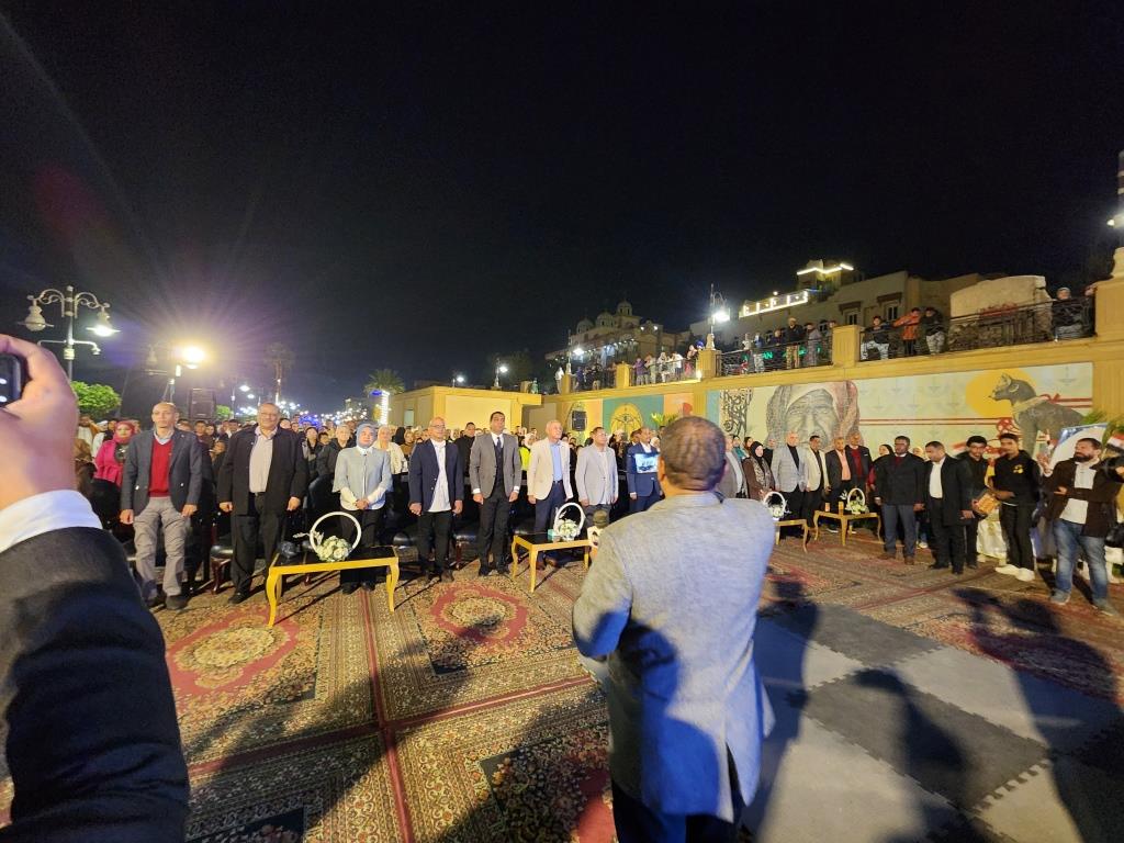 المحافظ ونائبه ووكلاء الوزارات يدعمون أفكار مبادرة ظواهر المحافظ ونائبه ووكلاء الوزارات يدعمون أفكار مبادرة ظواهر