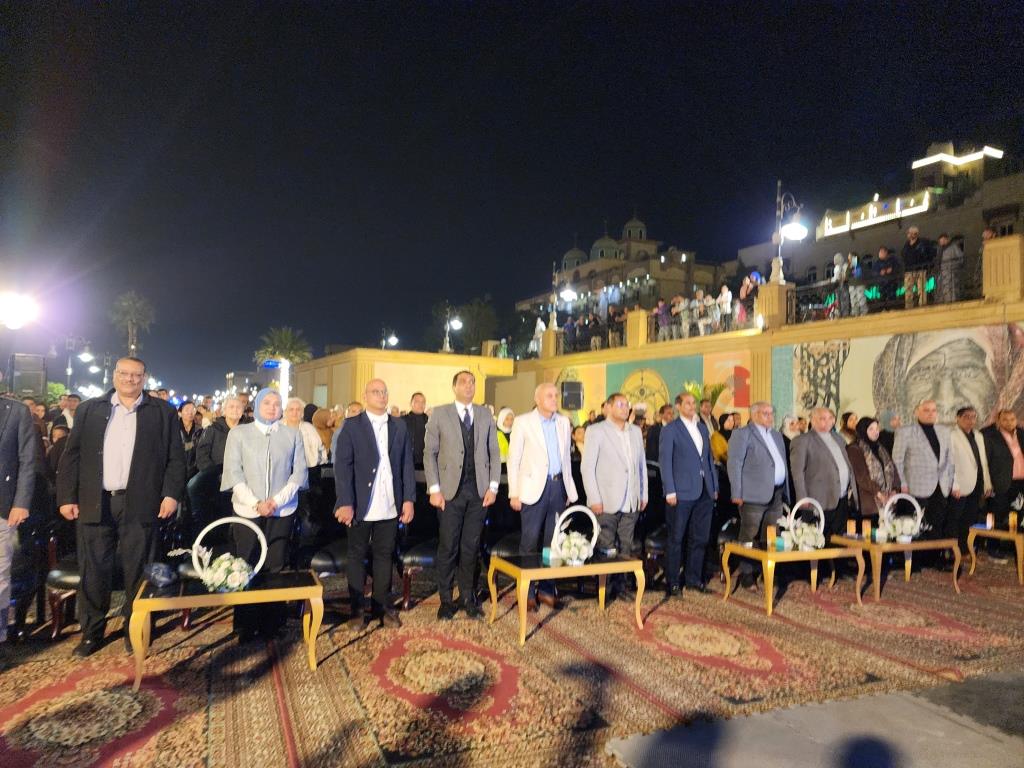 مشاركة محافظ الأقصر فى فعاليات مبادرة ظواهر على كورنيش الشرق مشاركة محافظ الأقصر فى فعاليات مبادرة ظواهر على كورنيش الشرق