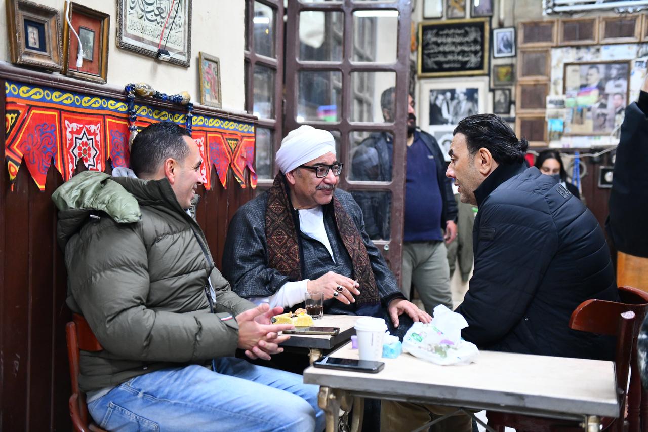 عماد ربيع فى كواليس تصوير مسلسل قهوة المحطة