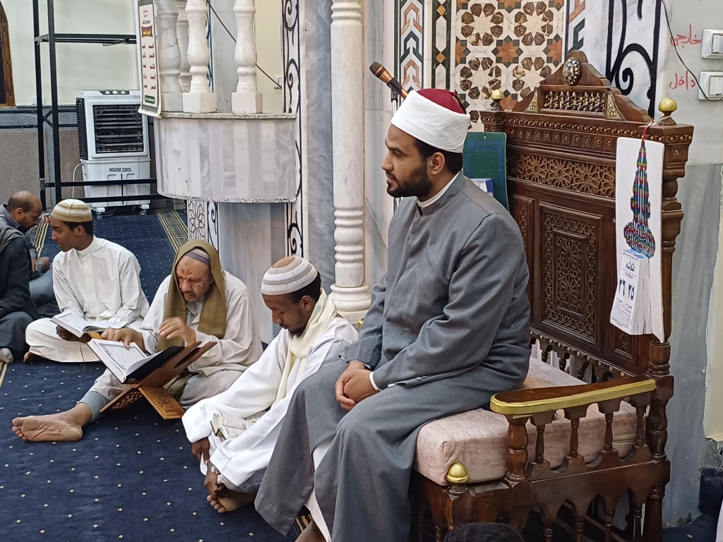 إمام المسجد الشيخ رمضان أمين إمام المسجد الشيخ رمضان أمين