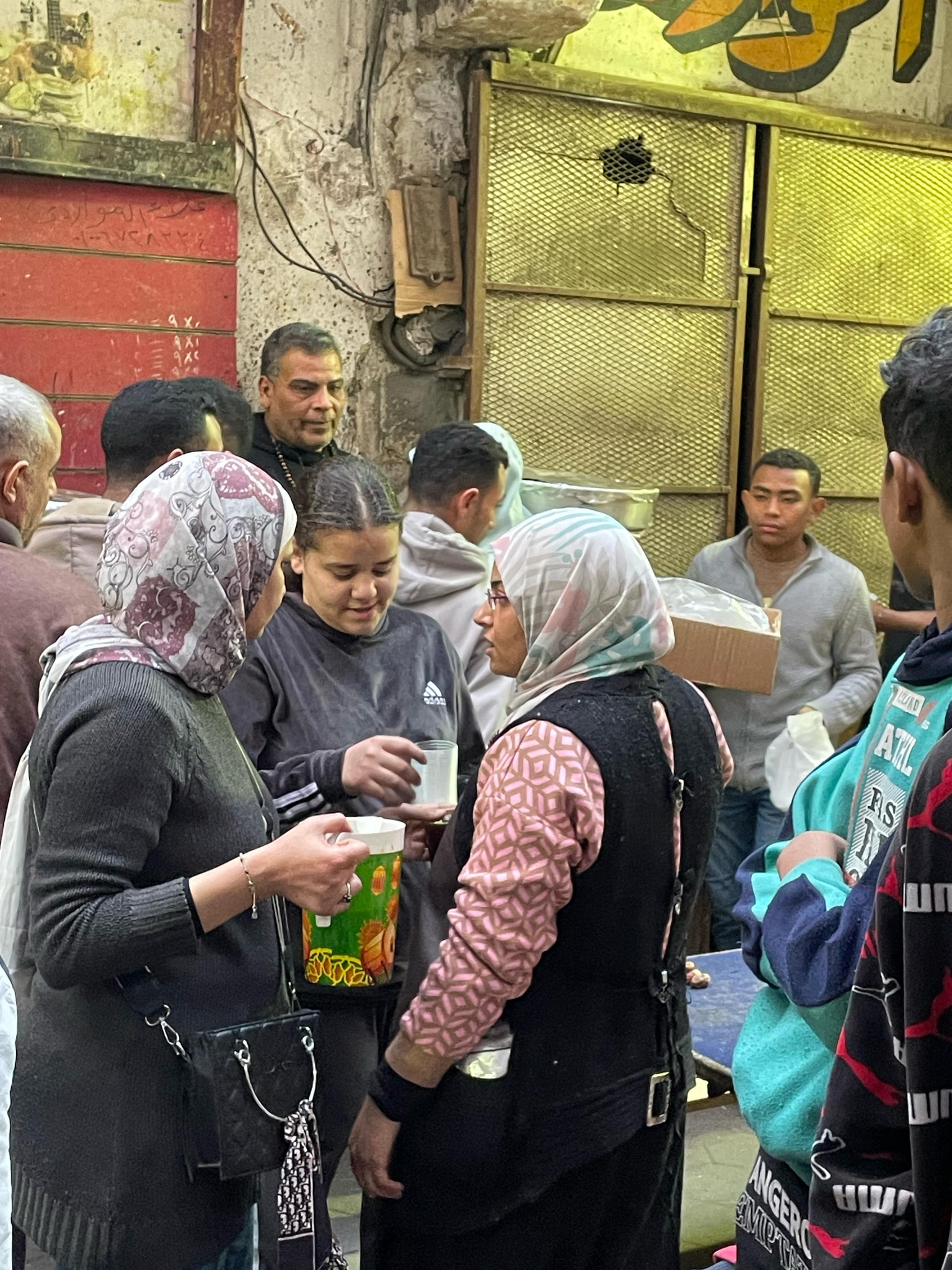  500 وجبة إفطار في مائدة منطقة الحسين (1)