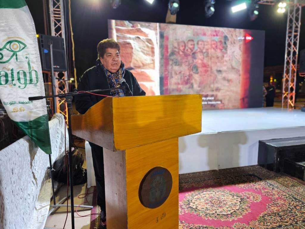 فعاليات ملتقى ظواهر الإبداعية والفنية بكورنيش البر الغربى فعاليات ملتقى ظواهر الإبداعية والفنية بكورنيش البر الغربى