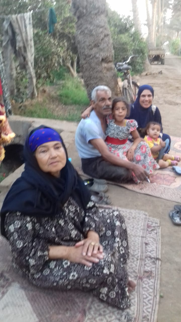 الزوجين واحفادهما