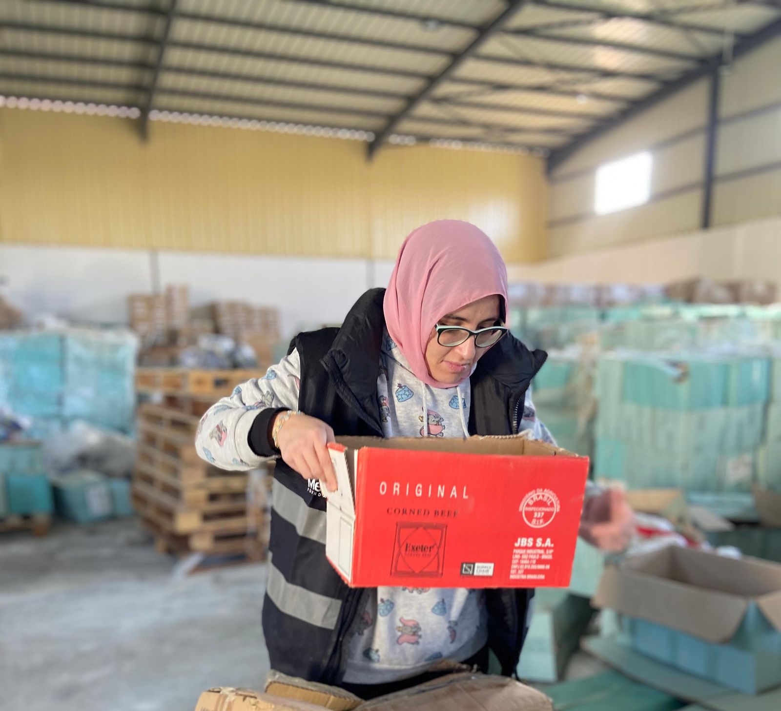  توزيع 27 ألف وجبة إفطار وخدمات للأولى بالرعاية (3)