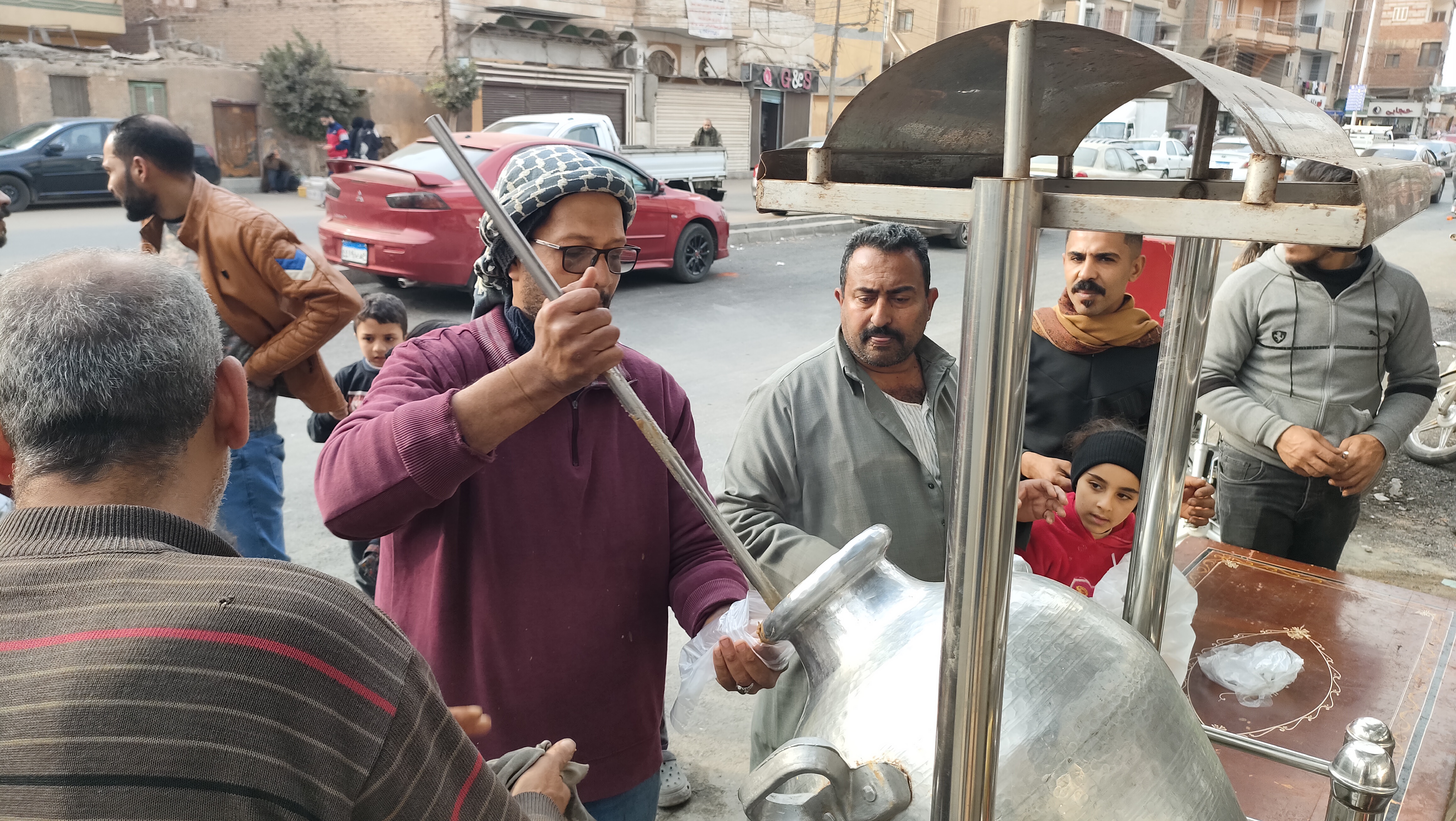 مبادرة لتوزيع الفول مبادرة لتوزيع الفول