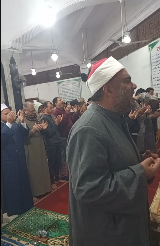 الدعاء خلال القنوت بالمسجد الدعاء خلال القنوت بالمسجد