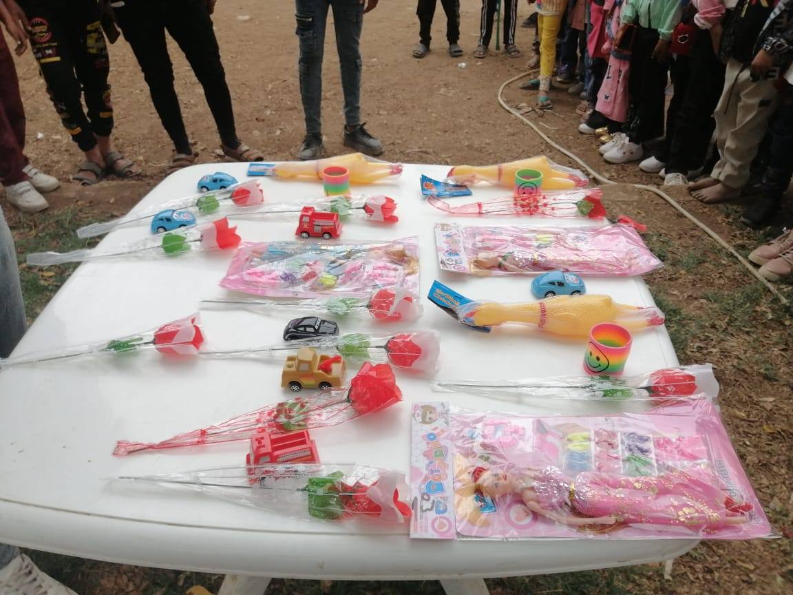 الهدايا المقدمة للاطفال