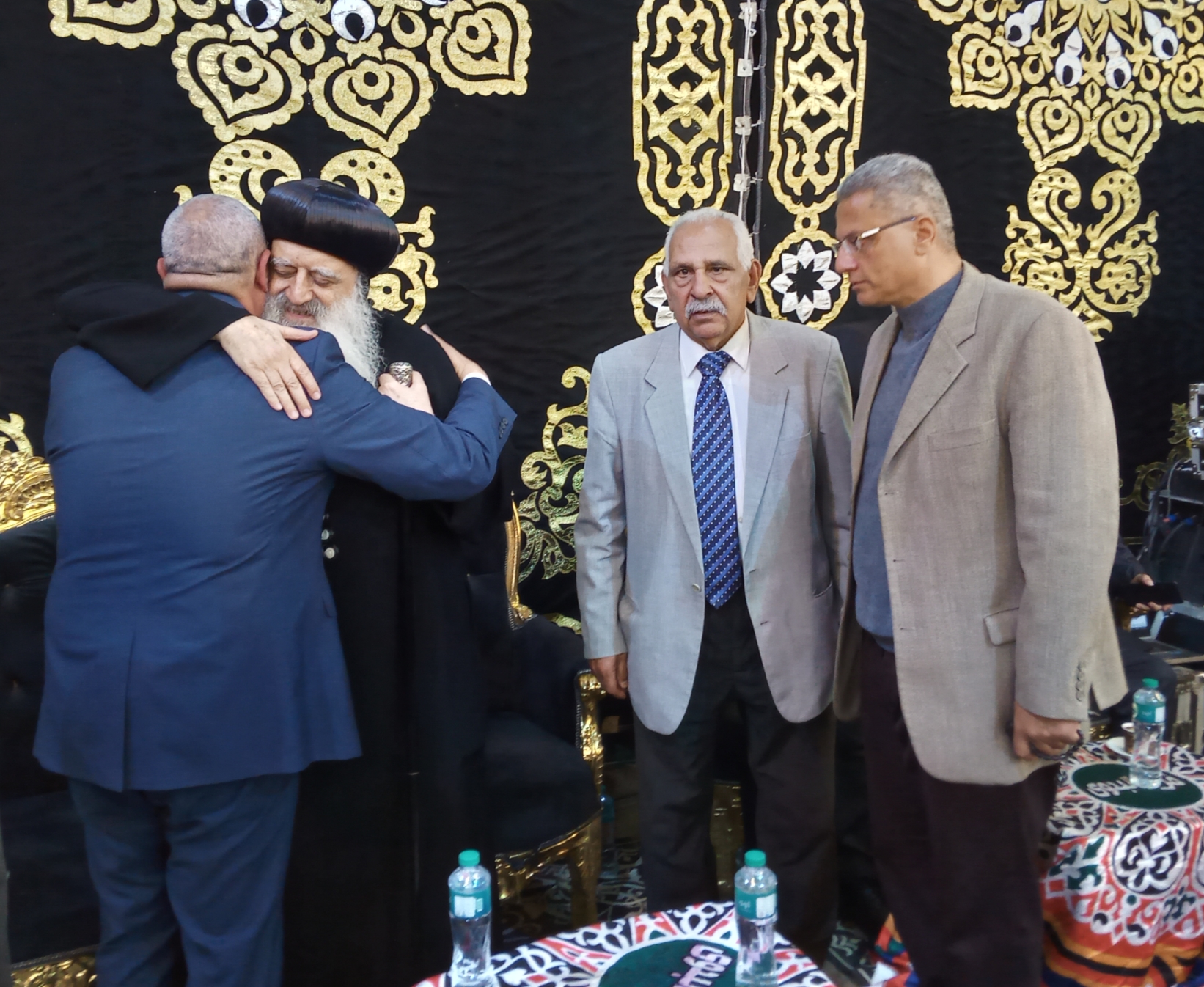 جانب من جنازة الأنبا باخوميوس جانب من جنازة الأنبا باخوميوس