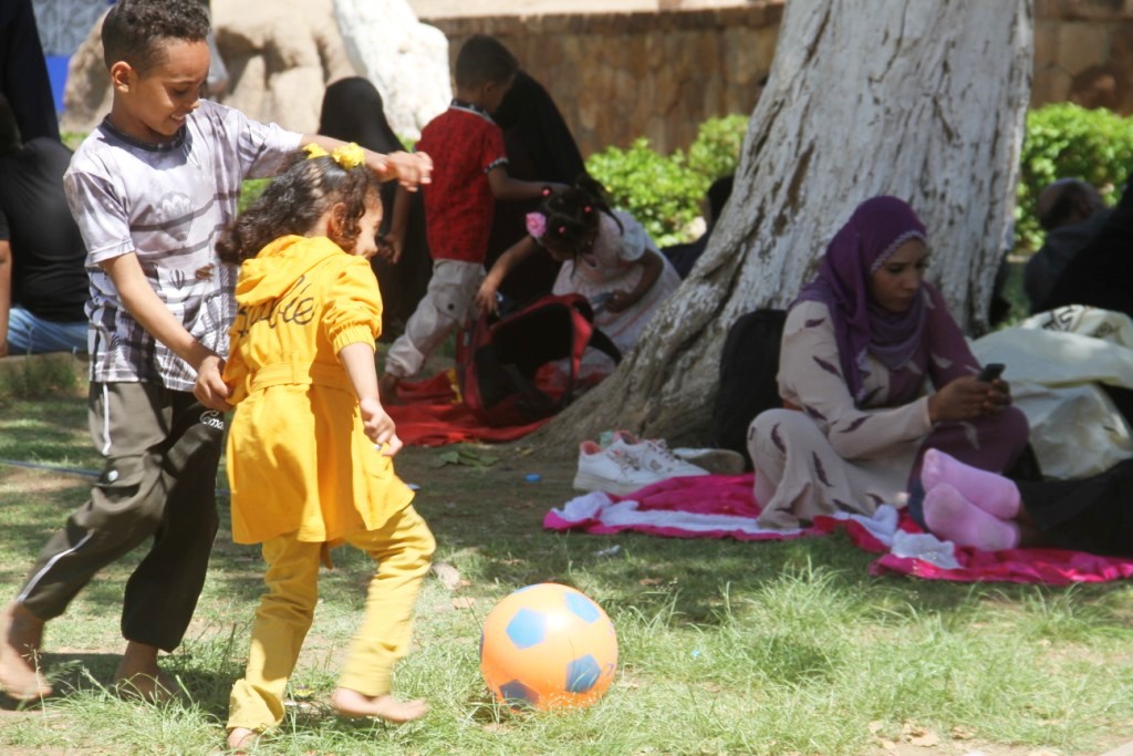 فرحة العيد من داخل حديقة فريال بأسوان (16)