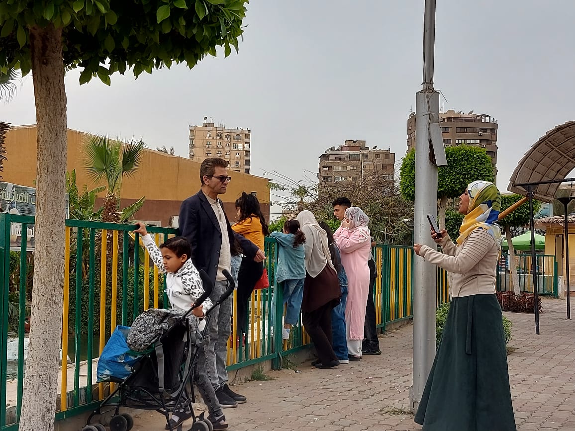 الحديقة الدولية تحتضن أجواء من الفرح والوحدة بين المسلمين والمسيحيين الحديقة الدولية تحتضن أجواء من الفرح والوحدة بين المسلمين والمسيحيين