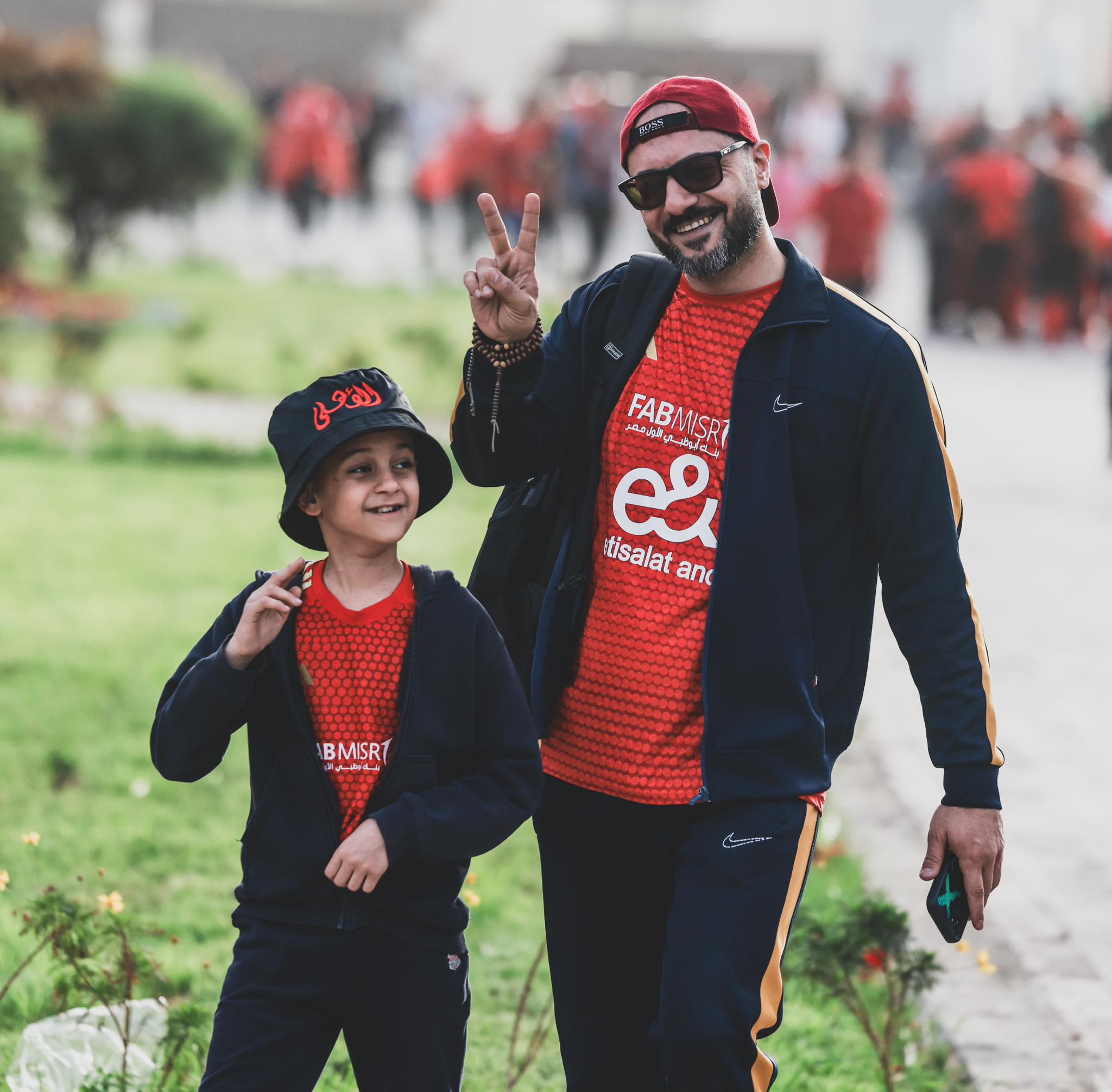 مشجع اهلاوي وابنه