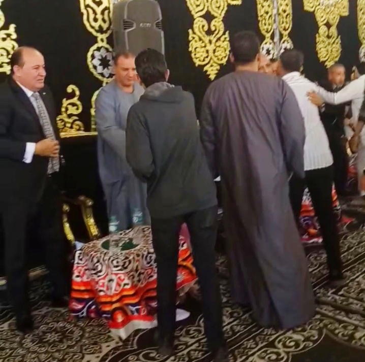 جانب من جنازة الأنبا باخوميوس جانب من جنازة الأنبا باخوميوس