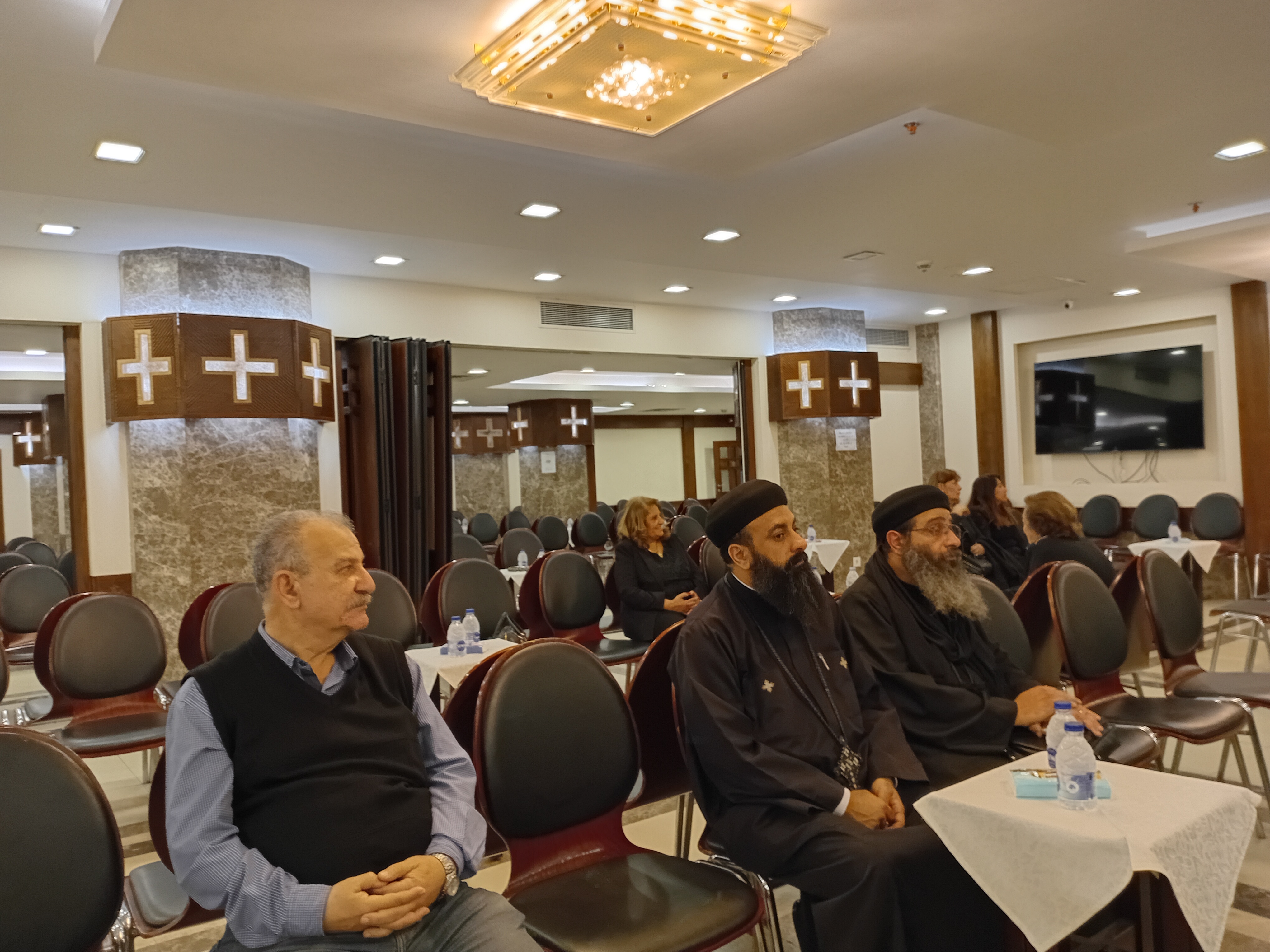 عزاء الأنبا باخوميوس بمصر الجديدة (2)