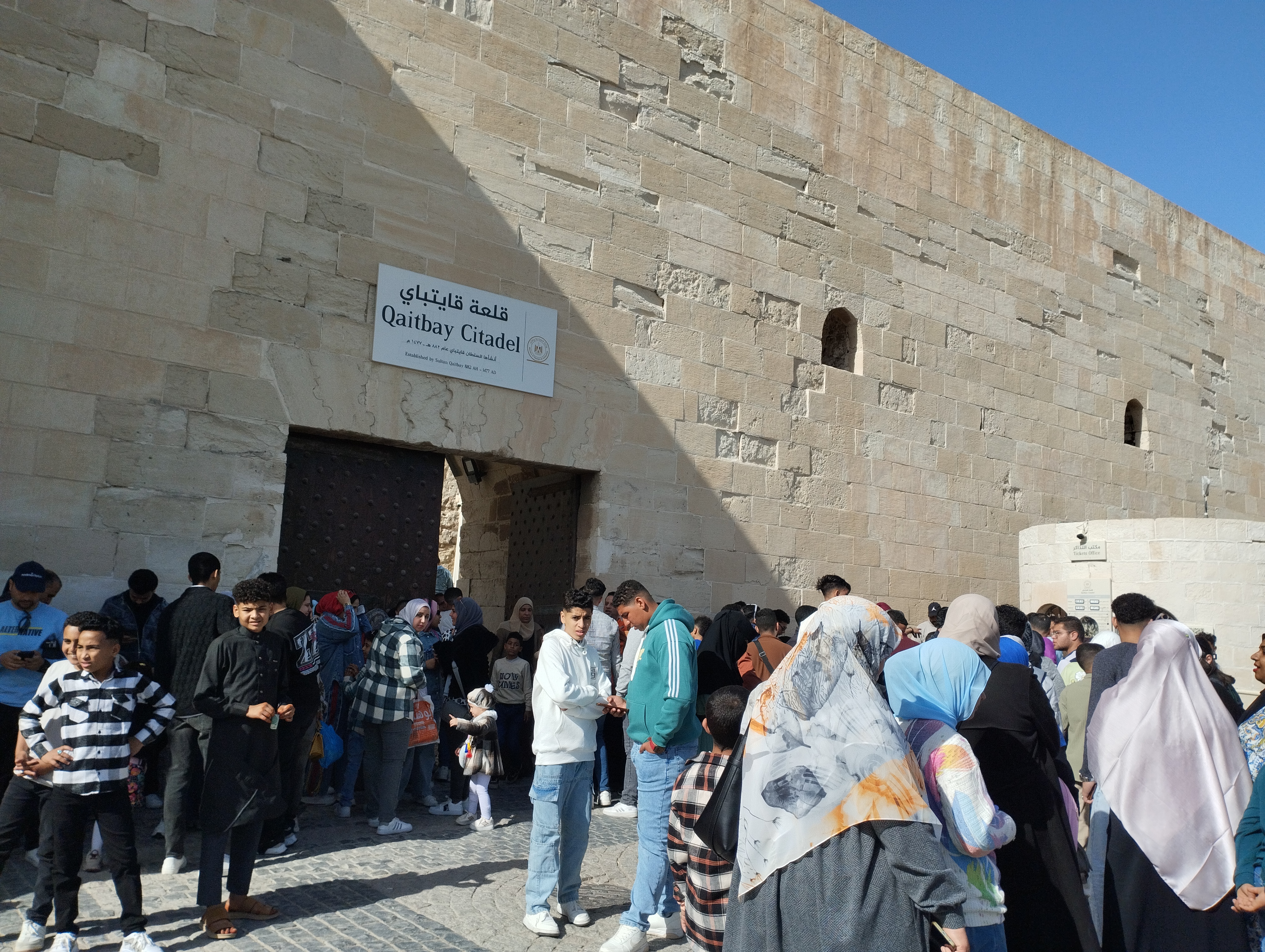 اقبال كبير على قلعة قايتباي الأثرية في الإسكندرية