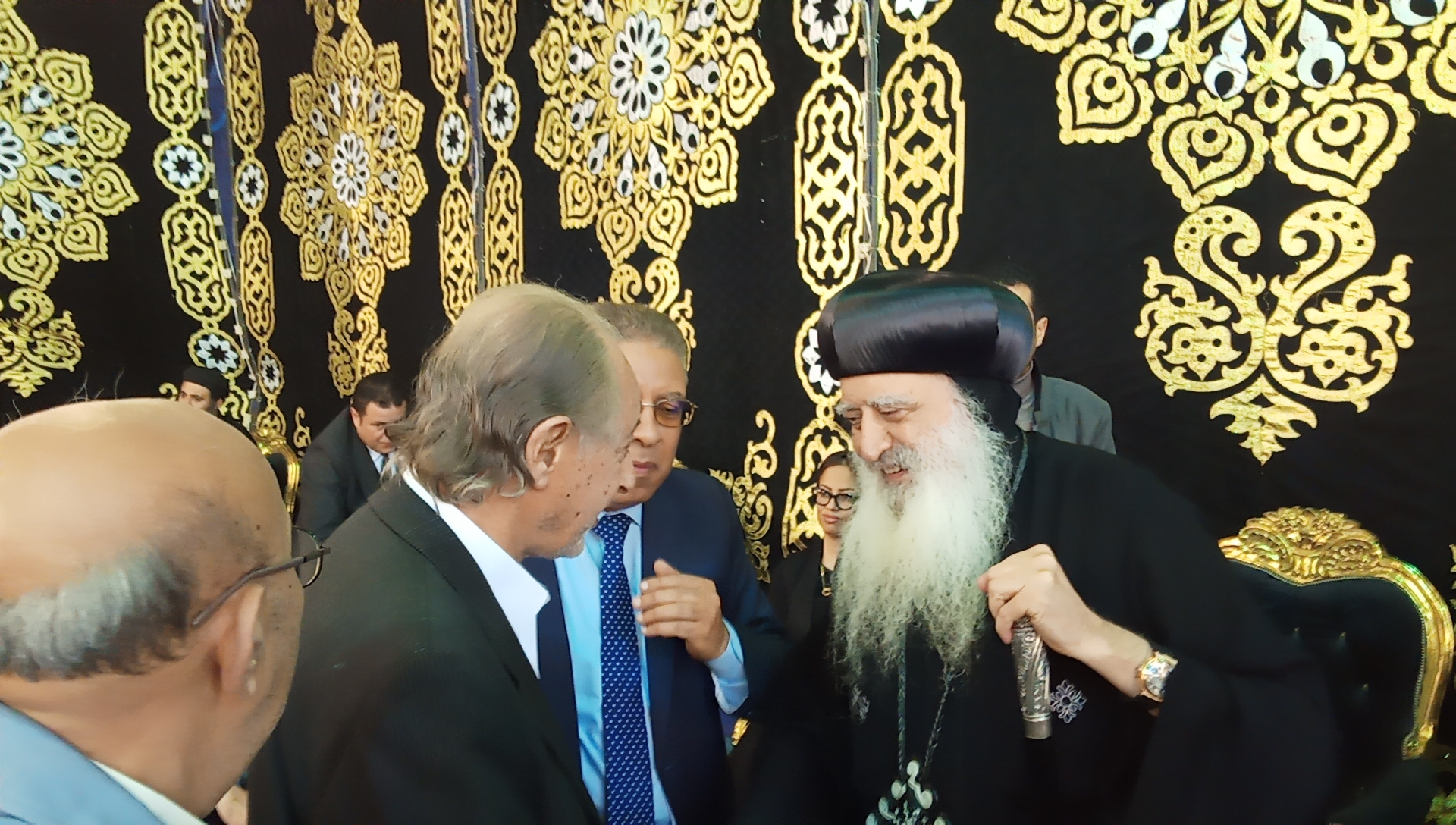 جانب من جنازة الأنبا باخوميوس جانب من جنازة الأنبا باخوميوس