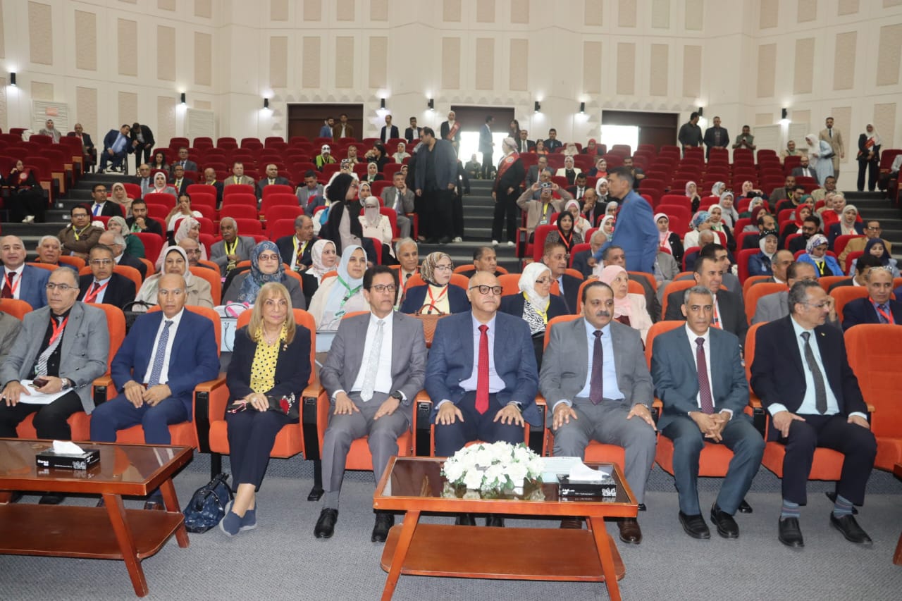 خلال فعاليات المؤتمر خلال فعاليات المؤتمر