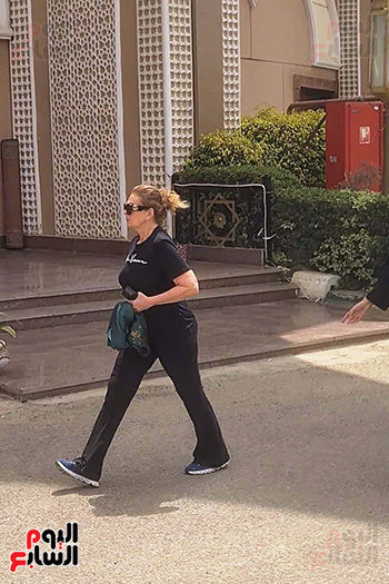 يسرا من الجنازة يسرا من الجنازة