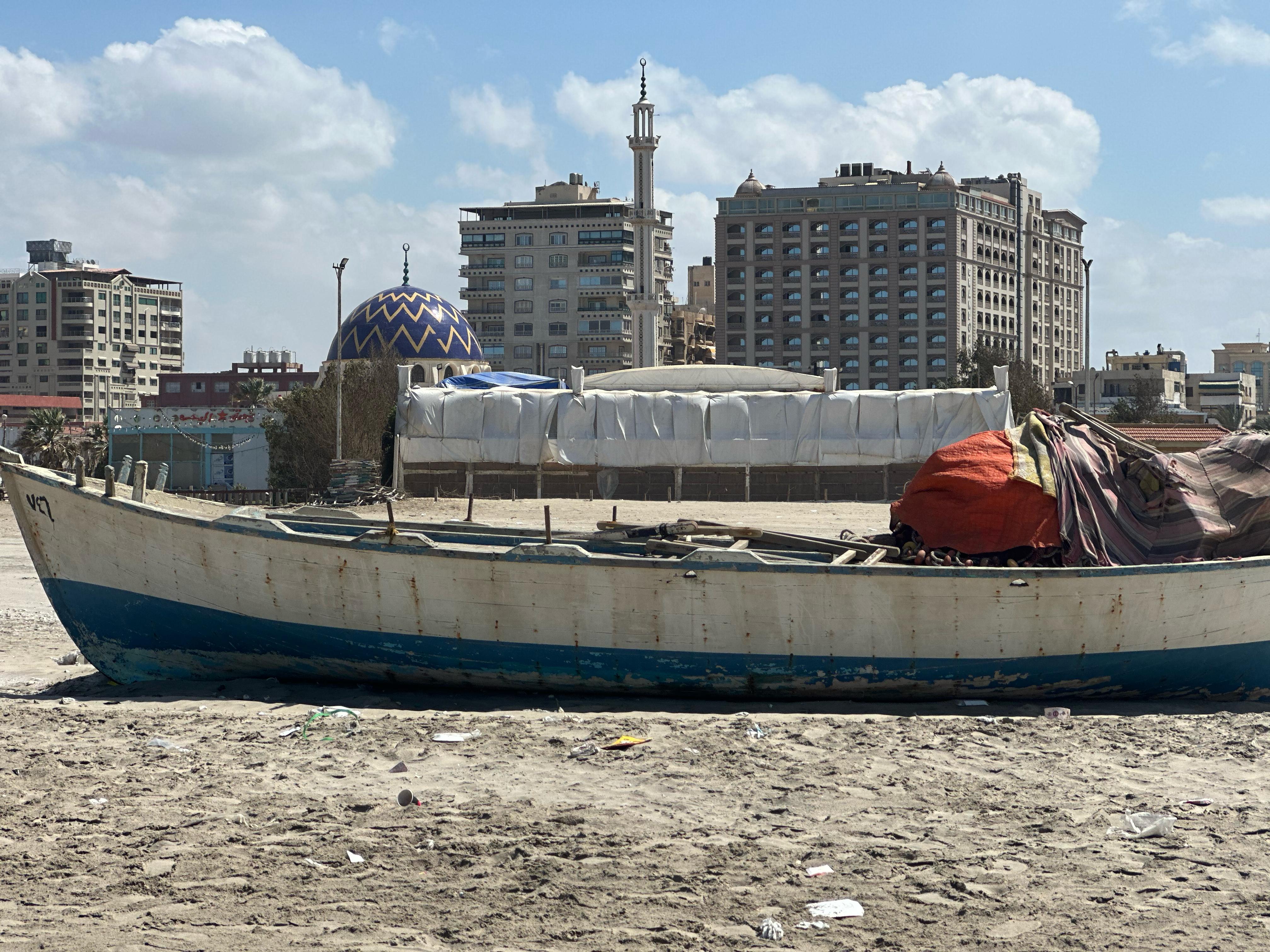 تراكي المراكب علي الشاطئ تراكي المراكب علي الشاطئ