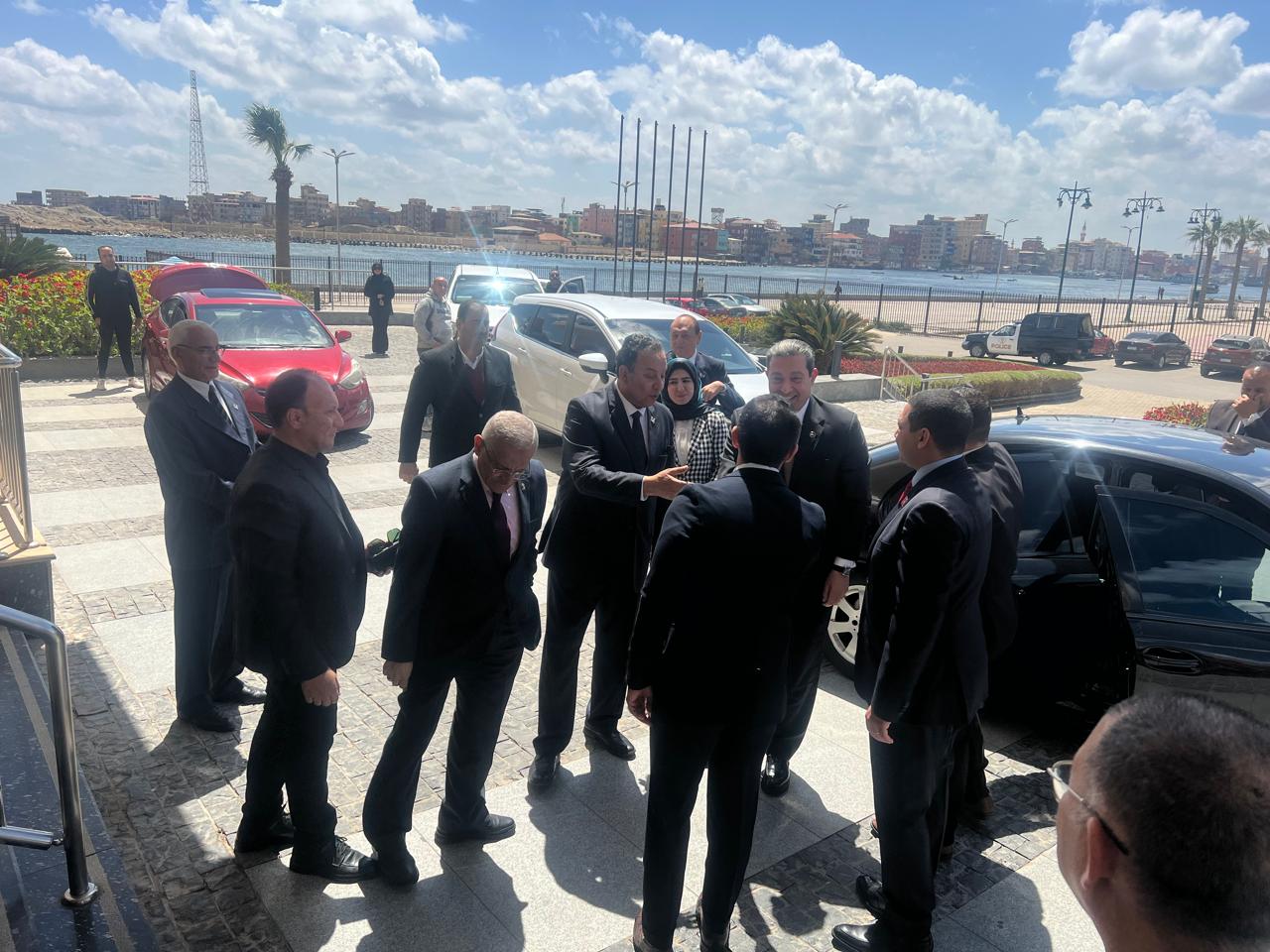 رئيس جامعةالمنصورة الجديدة يستقبل الحضور رئيس جامعةالمنصورة الجديدة يستقبل الحضور