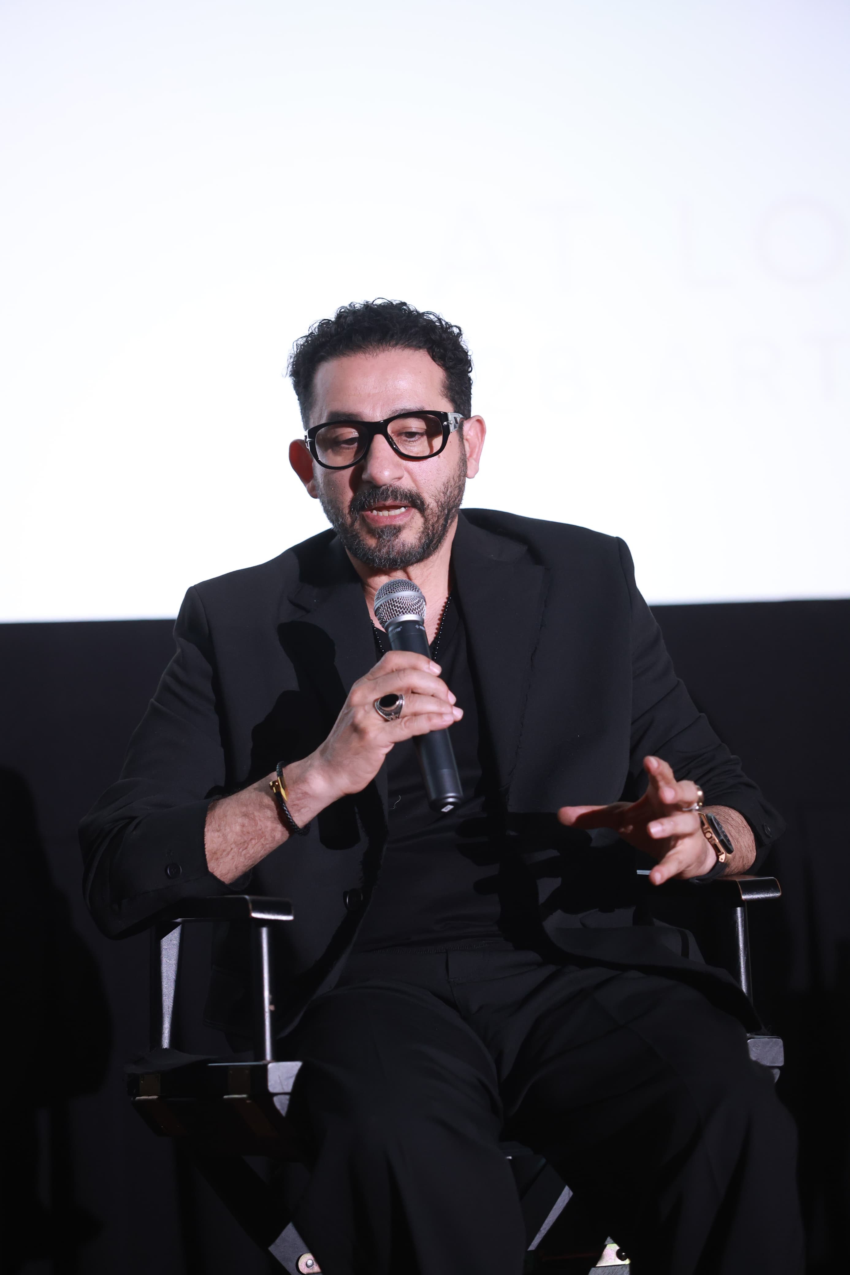 احمد حلمى بعد تكريمه فى مهرجان هوليود للفيلم العربي