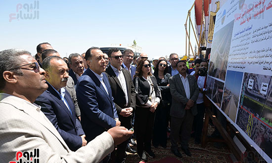 رئيس الوزراء يفتتح مشروع كوبري منقباد العلوى (3)