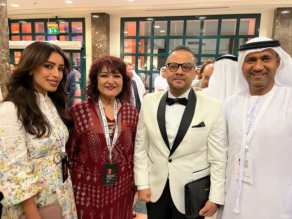 المخرج مازن الغرباوي والفنانة وفاء الحكيم المخرج مازن الغرباوي والفنانة وفاء الحكيم