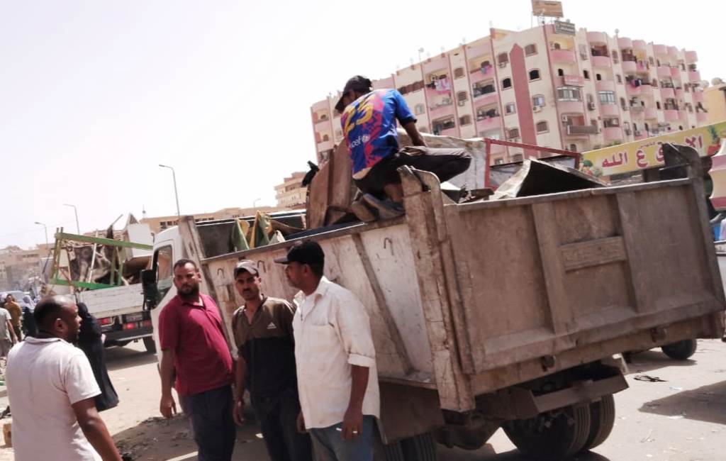 جانب من رفع الإشغالات جانب من رفع الإشغالات