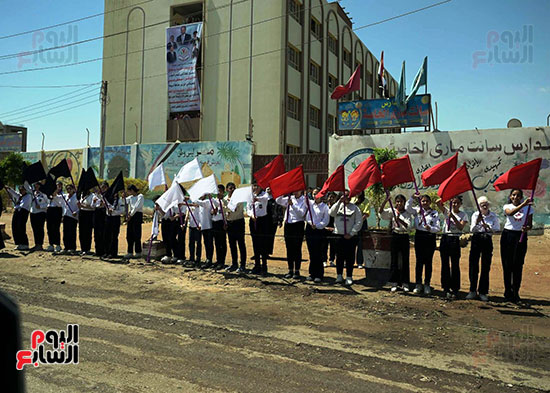 معلمي وطلاب مدرسة  سانت ماري بمنفلوط (4)